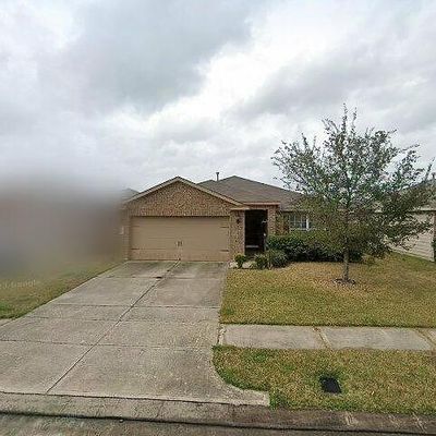 903 Marigold Rd, Baytown, TX 77521