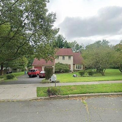 92 Willis Dr, Ewing, NJ 08628