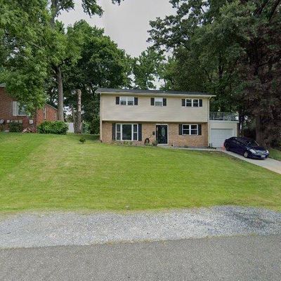 9210 Sheridan St, Lanham, MD 20706