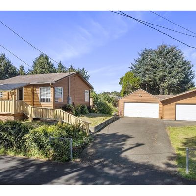 1025 Sw 16 Th St, Lincoln City, OR 97367