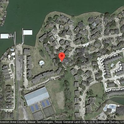 102 C Lakeview Ter, Montgomery, TX 77356