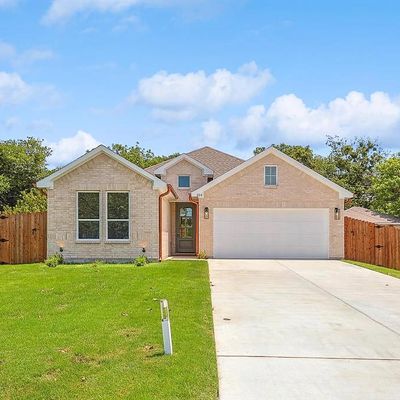 104 Creekview Drive W, Red Oak, TX 75154