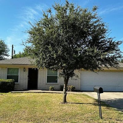 104 South Manor Court, Sanger, TX 76266