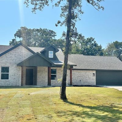 105 Monarch Ln, Poolville, TX 76487