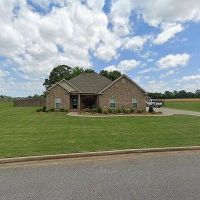 105 Zhender Cv, Tuscumbia, AL 35674