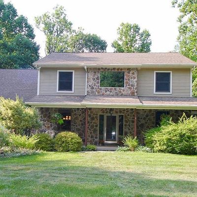 1055 Landvater Road, Hummelstown, PA 17036