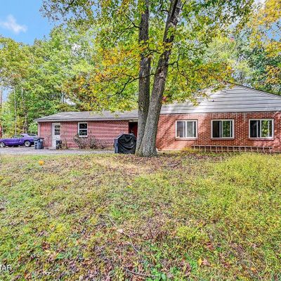 107 Burgoon Rd, Stroudsburg, PA 18360