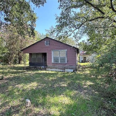 107 Church St, Willis, TX 77378