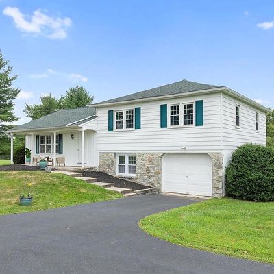 1071 Larson Rd, Schwenksville, PA 19473