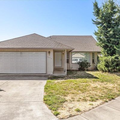 1075 Peachwood Ct, Medford, OR 97501