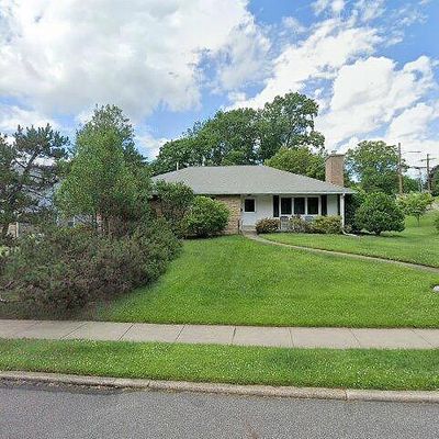 1080 Hollytree Rd, Abington, PA 19001