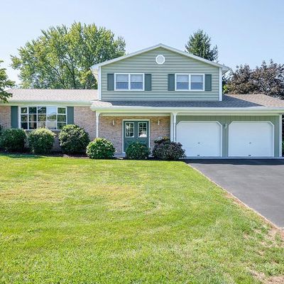 109 Flamingo Dr, Mechanicsburg, PA 17055