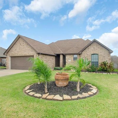 110 Hancock St, Clute, TX 77531