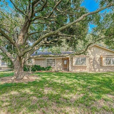 11003 Needville Fairchilds Rd, Needville, TX 77461