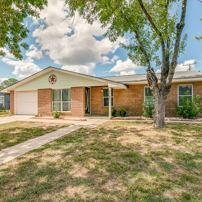 1102 Harvey, Pleasanton, TX 78064