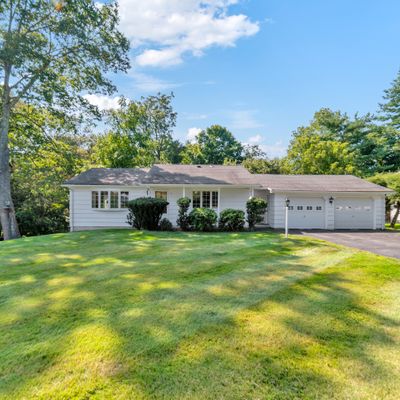 111 Acme Dr, Middlebury, CT 06762