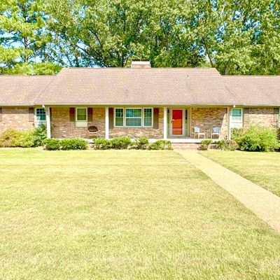 111 Chestnut Ln, Sheffield, AL 35660