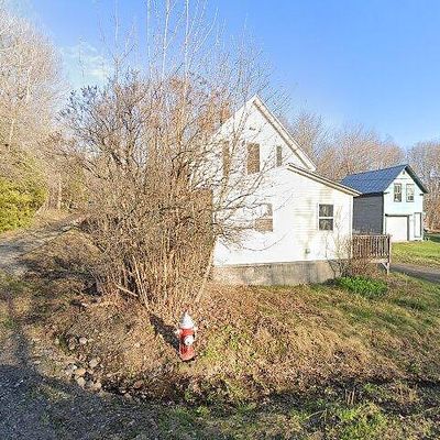 111 Prospect St, Dexter, ME 04930