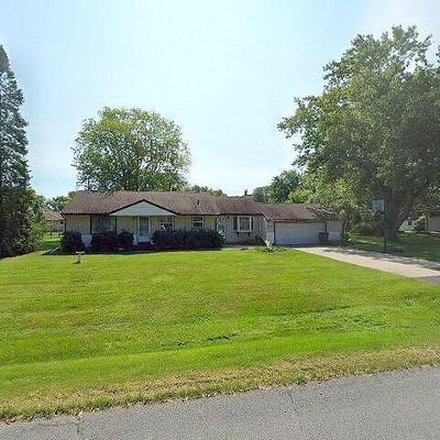 W141 N6598 Florence Ave, Menomonee Falls, WI 53051