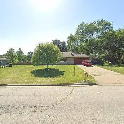 W250 S3341 Center Rd, Waukesha, WI 53189