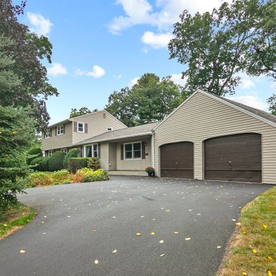 10 Donna St, Enfield, CT 06082