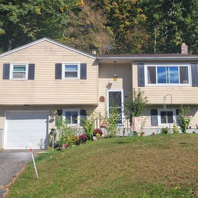 10 Hamill Dr, Winsted, CT 06098