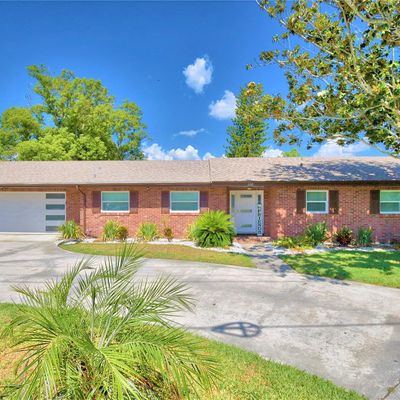 100 N Lake Howard Drive, Winter Haven, FL 33880