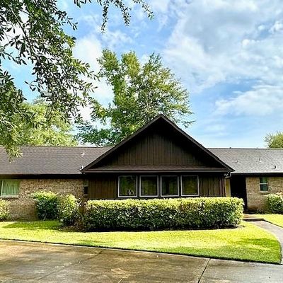 100 `Pinewood Dr, Silsbee, TX 77656