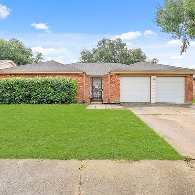 10118 Quiet Hill Rd, La Porte, TX 77571