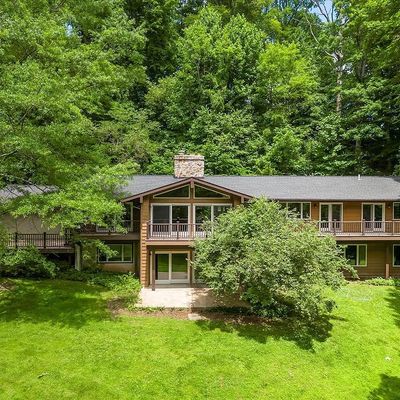 1012 Garrett Mill Rd, Newtown Square, PA 19073