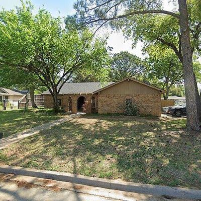 1015 Walnut Pl, Mansfield, TX 76063