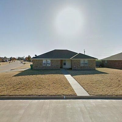 102 Hidden Creek Ln, Burkburnett, TX 76354