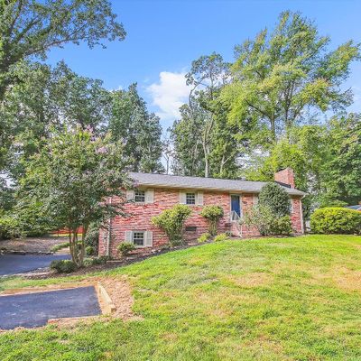 11813 Waples Mill Rd, Oakton, VA 22124