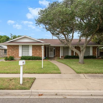 120 Sabine St, Portland, TX 78374