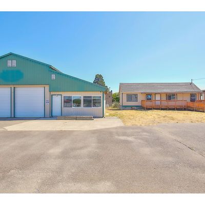 120 S 8 Th St, Lakeside, OR 97449