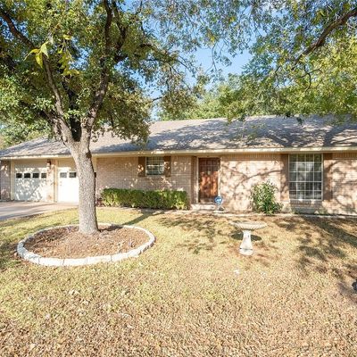 1200 Debus Dr, Taylor, TX 76574