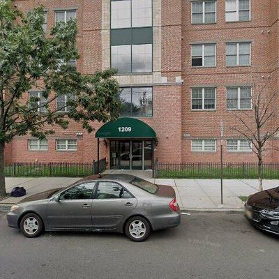 1209 Summit Ave # 402, Jersey City, NJ 07307