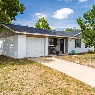 1211 W Avenue C, Lampasas, TX 76550