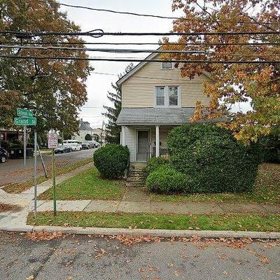 1216 S Grand St, Westbury, NY 11590