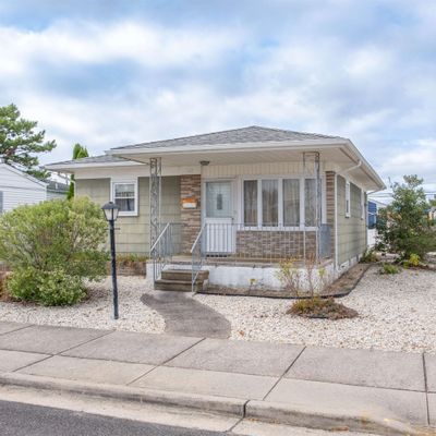 122 E Charleston Ave, Wildwood, NJ 08260