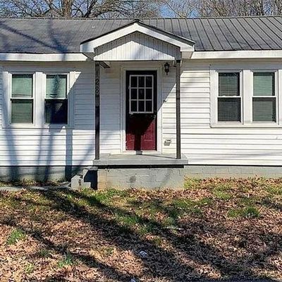 128 Victor St, Calhoun, GA 30701