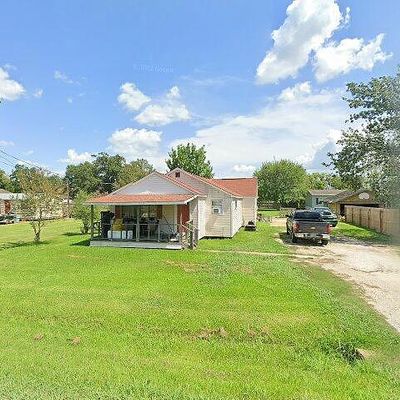 129 2 Nd Ave, Nederland, TX 77627