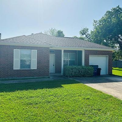 111 S Fulton St, Texas City, TX 77591