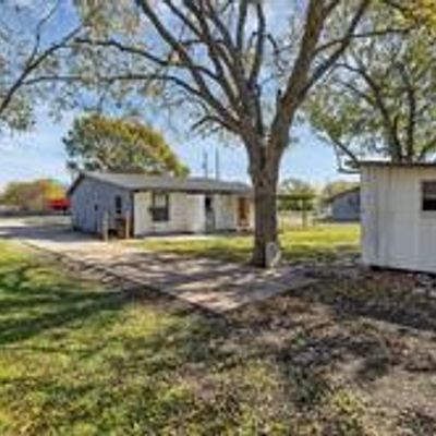 1117 S Colorado St, Lockhart, TX 78644