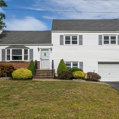 14 Lake Park Dr, Piscataway, NJ 08854