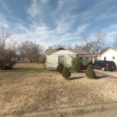 1402 N Brents Ave, Sherman, TX 75090