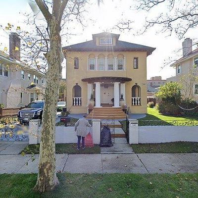 142 E Beech St, Long Beach, NY 11561