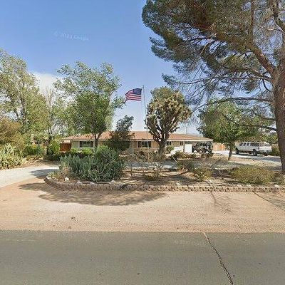 14237 Flathead Rd, Apple Valley, CA 92307