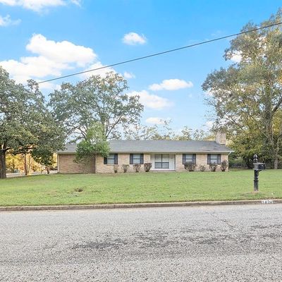 1424 Larkin Ave, Mount Pleasant, TX 75455