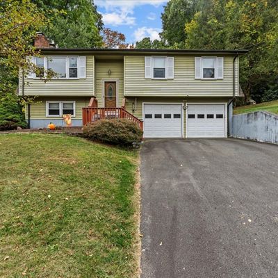 15 Lenore Dr, Meriden, CT 06450